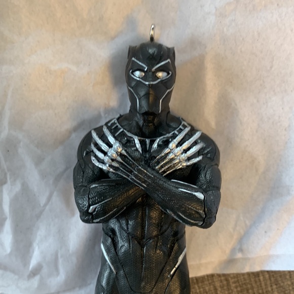 Hallmark Keepsake Ornament - Disney Marvel Black Panther - Picture 5 of 5